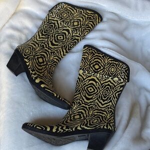 DAV Black and Gold Patterned Rain Boots🔥